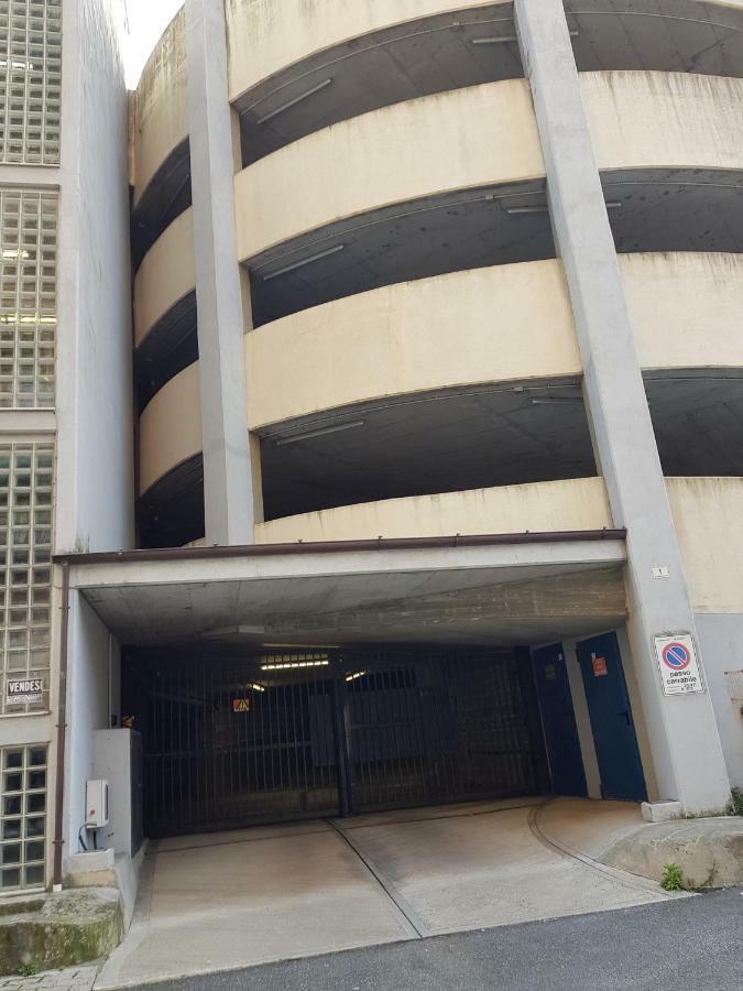 לה ספציה Vicolo Apartment, Pedestrian Centre, 2Bdr, 2,5 Bth, Aircondo, Private Parking, Easy To Train And Ferries, City Life מראה חיצוני תמונה